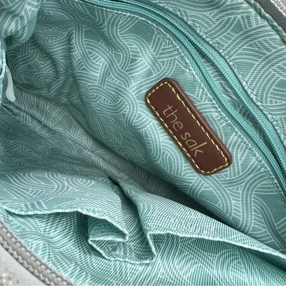 NWT The Sak Iris Demi Convertible Clutch Crossbody Shoulder Bag Silver Pyrite - Picture 8 of 9